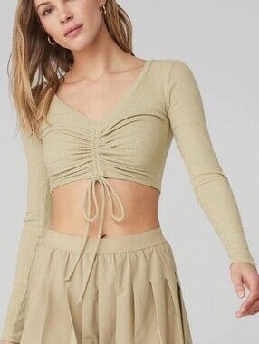 NWOT Alo Yoga Ribbed Cinch Cropped Long Sleeve Top in California Sand Size Small